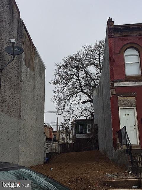 1st image of 533 W Westmoreland St