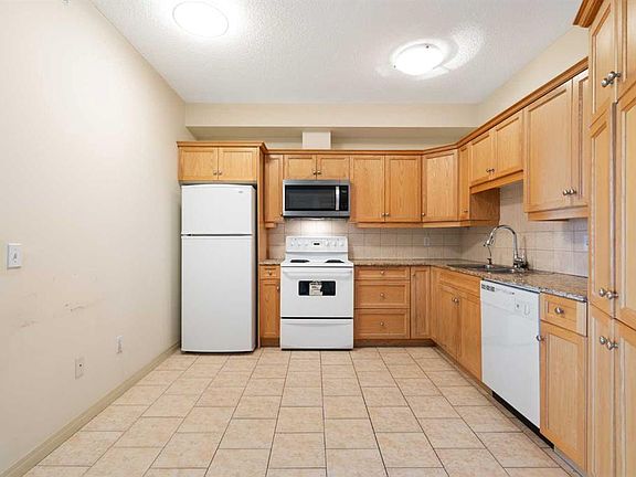 4th image of 1507 E Centre A St NE #512