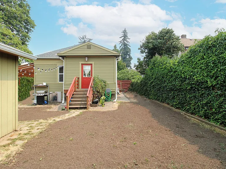 1415 NE 74th Ave — Photo 24
