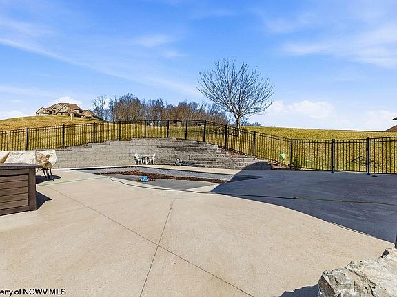 4th image of 4273 Wexford Way