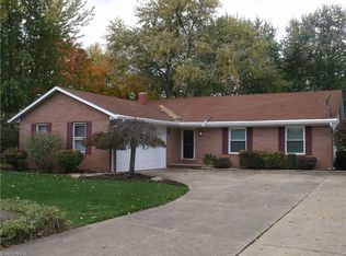 26 Chelmsford Dr, Aurora, OH