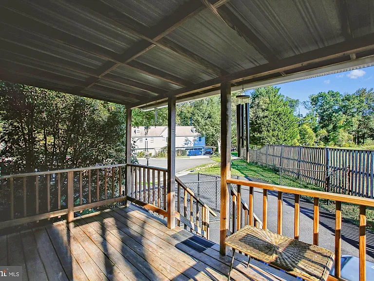 2405 Phillips Dr — Photo 7