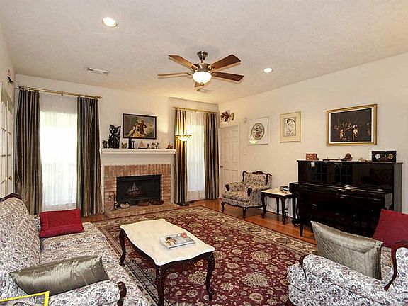 4th image of 13310 Lynnville Dr