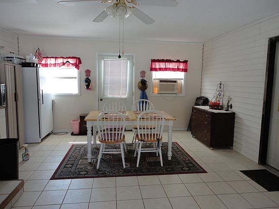 3rd image of 342 Lincoln Rd