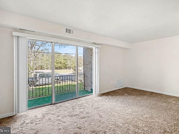 5th image of 2310 Ewing Ave APT 201