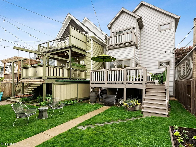 2453 N Richmond St — Photo 31