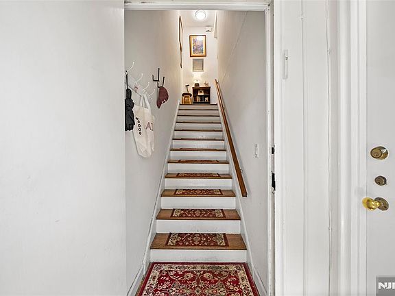 4th image of 151 E Palisade Ave APT C12