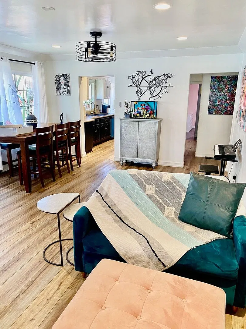 Charming 1BR plus office. Duplex in Los Angeles — Photo 3