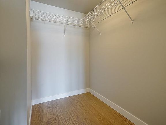 4th image of 2508 Fraser St #303