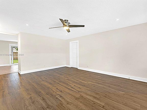 5th image of 9440 SW 51st Ct