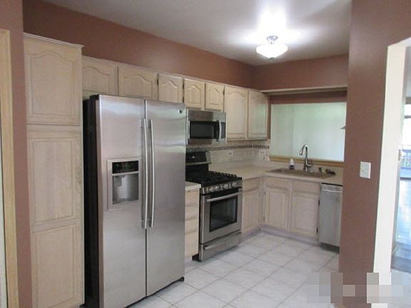 5th image of 5124 Deblin Ln