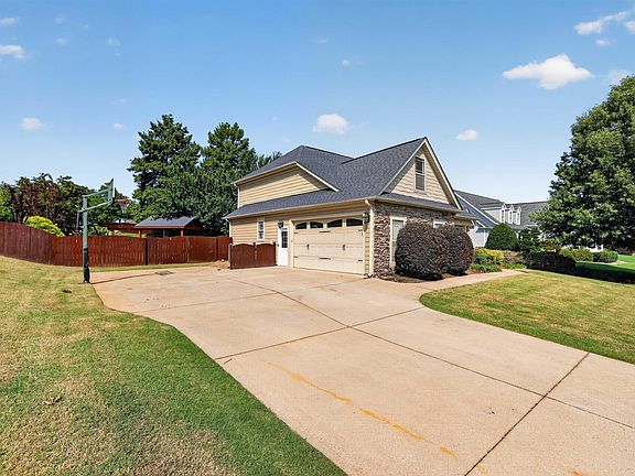 4th image of 107 Elevation Ct