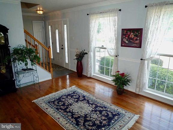 2nd image of 158 Willamette Dr