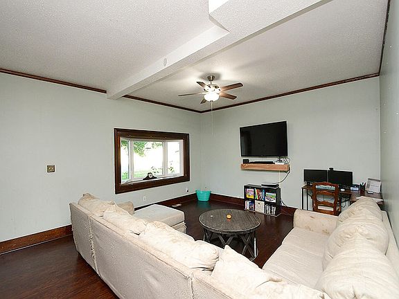 5th image of 105 S Noyes St