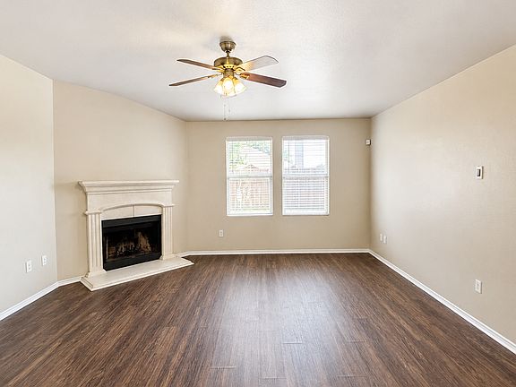 3rd image of 542 Cleveland Dr