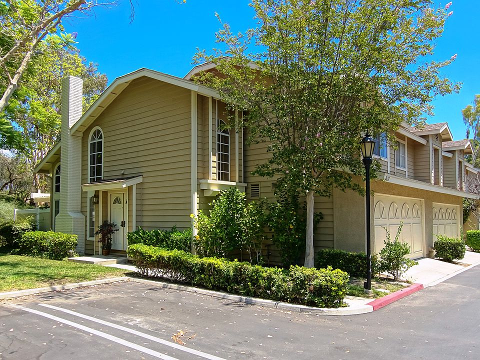 Corner Lot w/ Plenty of Guest Parking