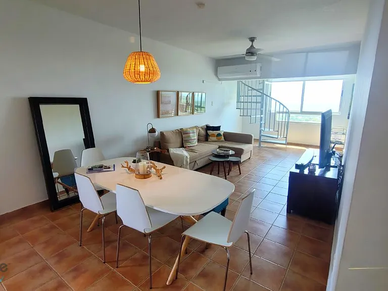 0 Sea View Suites #403 — Photo 1
