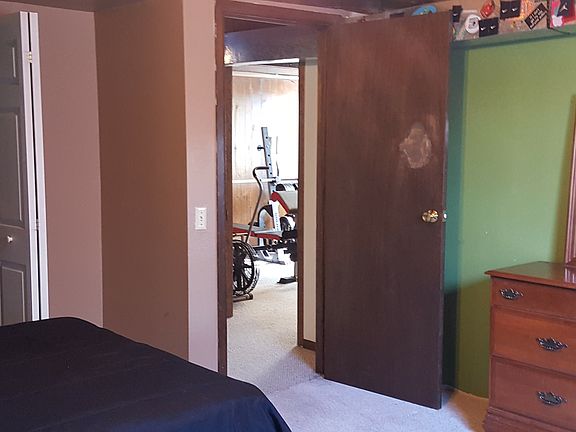 5th image of 622 13th St NE