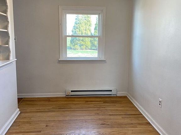 3rd image of 12 Kenalcon Dr