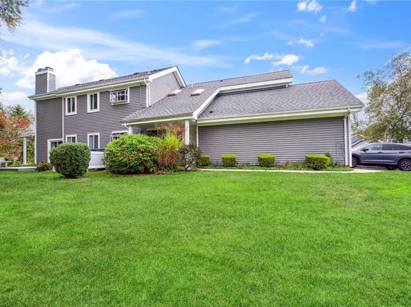 385 Quarry Pond #385, Moriches, NY 11955