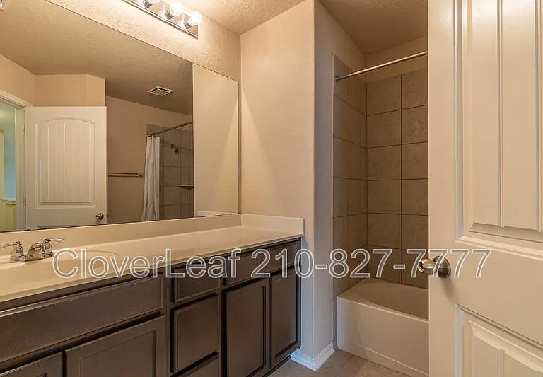 740 Smooth Wine — Photo 38