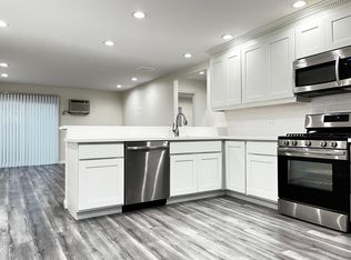 7631 Amazon Dr #2, Huntington Beach, CA 92647