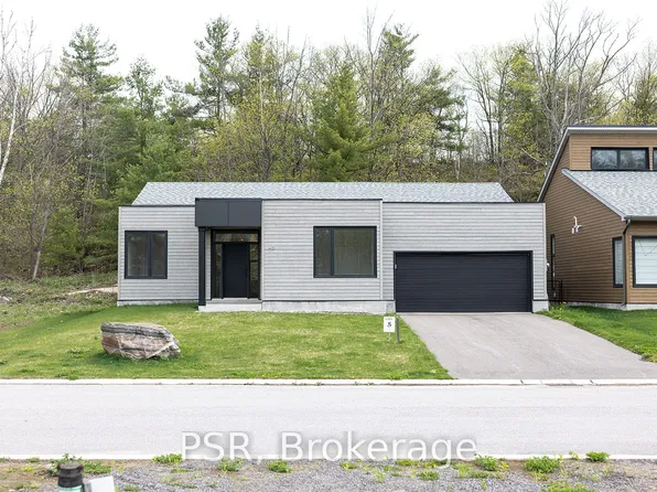 43 Muskoka Bay Blvd, Gravenhurst, ON P1P 0A1