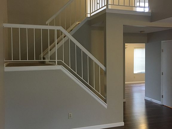4th image of 534 Camdenway Ct