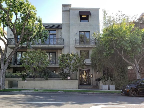 2nd image of 1304 S Roxbury Dr #203
