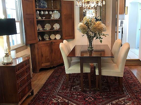 Dining room with furnishings