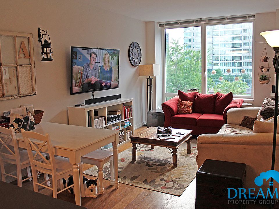 1st image of 511 47th Ave APT 4R