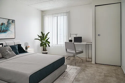 Lincoln Tower Apartments Photo 1
