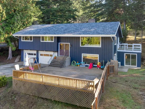 1101 E 15th St, Coquille, OR 97423