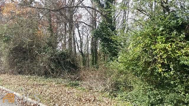 2nd image of 880 Beverly Dr