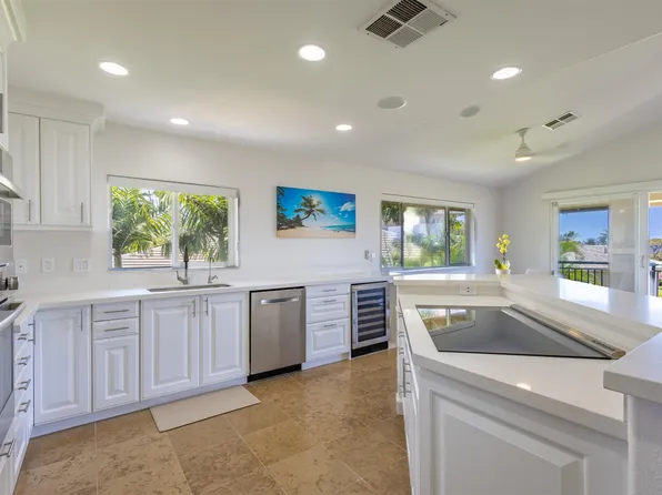 104 Kualapa Pl #4, Lahaina, HI 96761