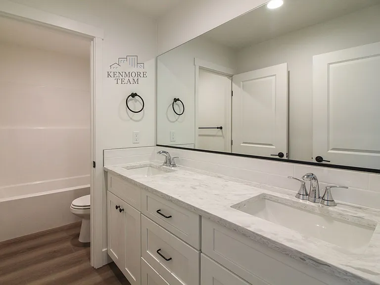1030 S Underwood Pl #120 — Photo 17