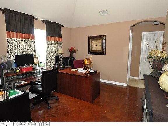 2nd image of 213 Newport Landing Pl