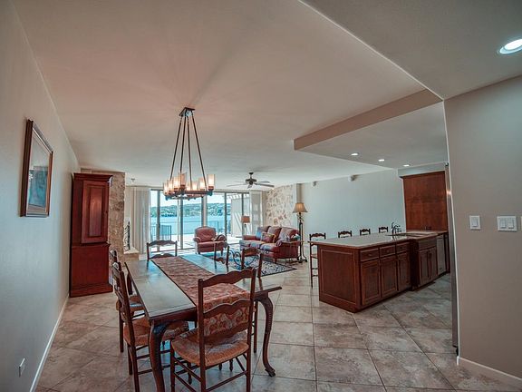 5th image of 301 Island Dr