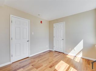 662 N 33rd St #3, Philadelphia, PA 19104