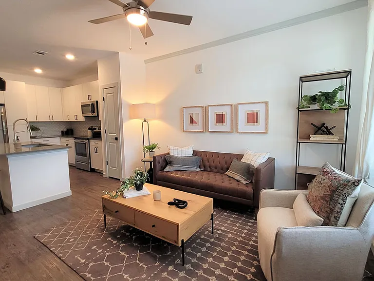 The Prospector Apartments — Photo 6