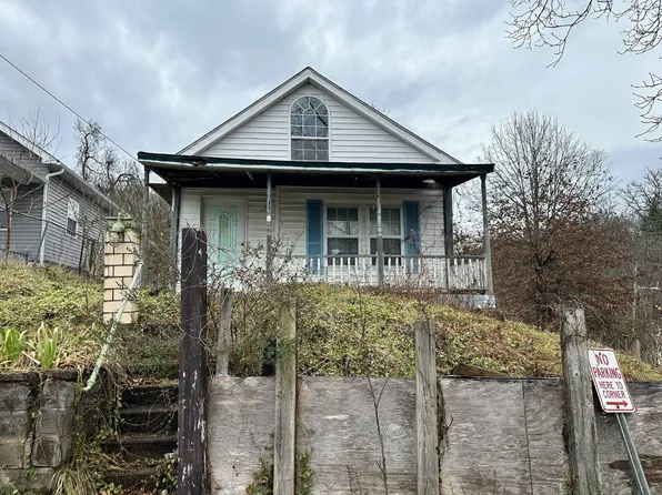 18 Valentia St, Huntington, WV 25705