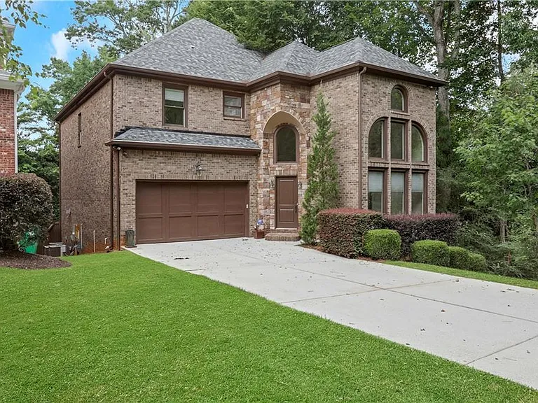 3228 Silver Lake Dr NE — Photo 1