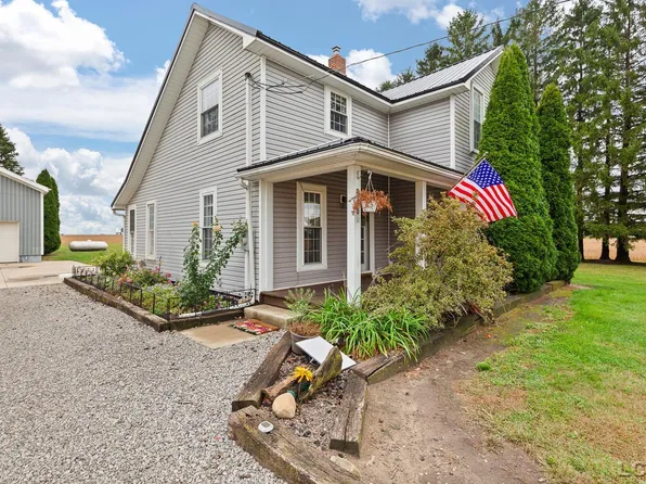 9485 Garno Rd, Deerfield, MI 49238