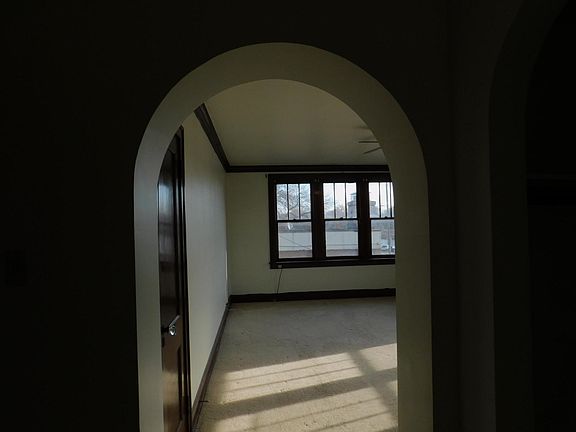 2nd image of 820 Columbus St APT 11