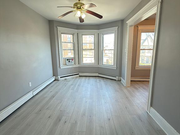 2nd image of 157 Bidwell Ave APT 2