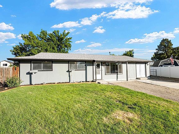 2nd image of 312 Carol Pl
