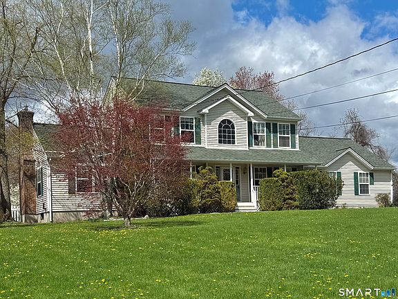 2nd image of 17 Autumn Ridge Road