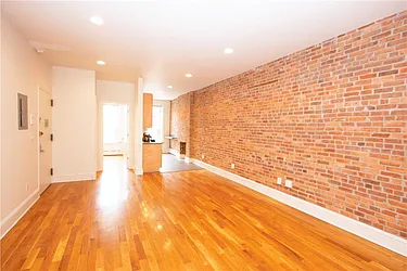 Rented by R New York