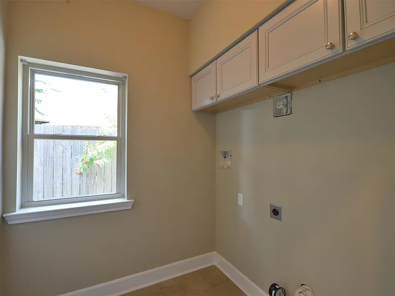 4510 Elmstone Ct — Photo 17