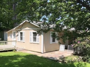 24 Holiday Dr, Hopatcong, NJ 07843